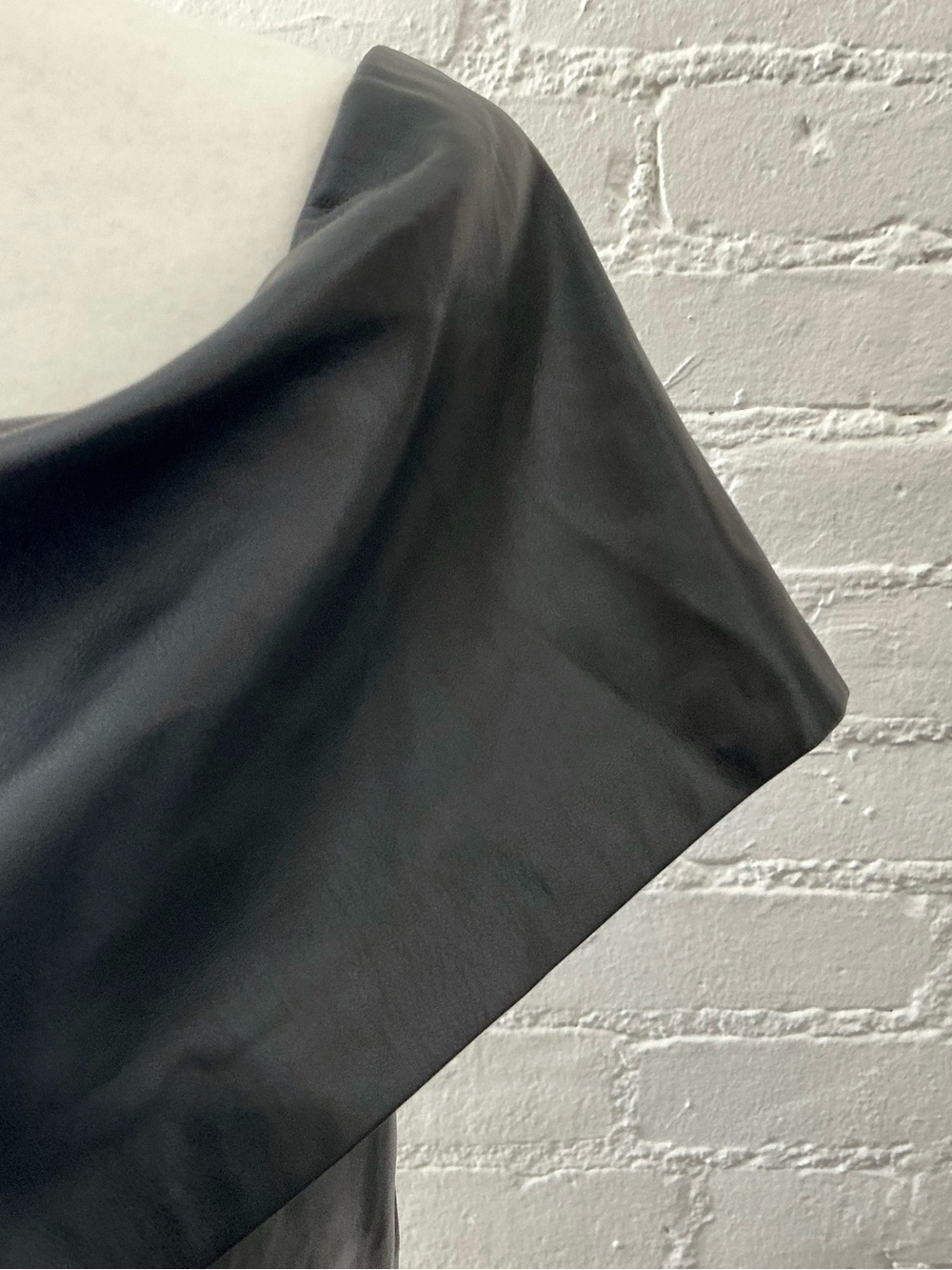 Mango Black Faux Leather Off Shoulder Top Size Large Ruched Side Party Glam NWT - Picture 7 of 15